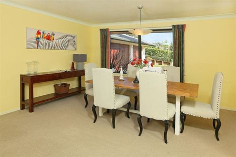 Photo of property in 1 Semillon Avenue, Henderson, Auckland, 0612