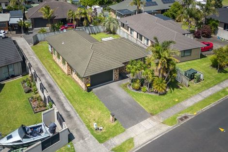 Photo of property in 60 Cholmondeley Crescent, Whitianga, 3510