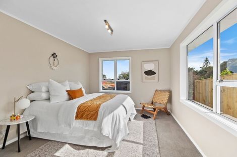 Photo of property in 3 Baylands Drive, Newlands, Wellington, 6037