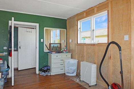 Photo of property in 5 Churchill Crescent, Foxton, 4814