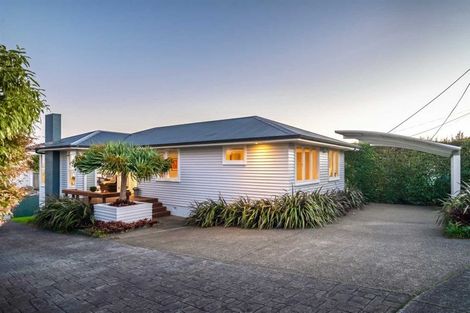 Photo of property in 1/15 Colonial Road, Chatswood, Auckland, 0626