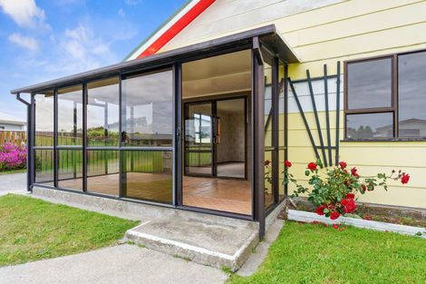 Photo of property in 13 Hewson Crescent, Otaki Beach, Otaki, 5512
