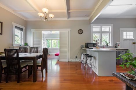 Photo of property in 360 Huia Road, Titirangi, Auckland, 0604