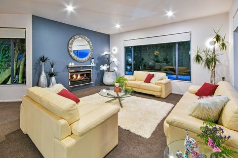 Photo of property in 6 Ribbonwood Crescent, Goodwood Heights, Auckland, 2105