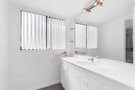 Photo of property in 26 Lamia Place, The Gardens, Auckland, 2105