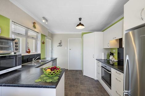 Photo of property in 18 Mount View Place, Spotswood, New Plymouth, 4310