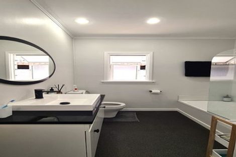 Photo of property in 122 Grafton Road, Roseneath, Wellington, 6011