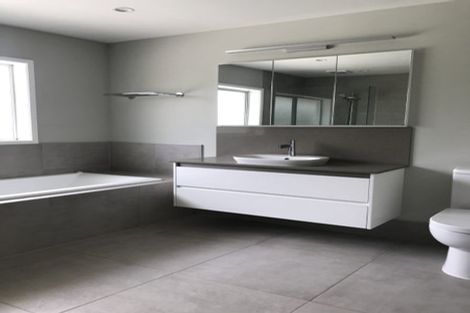 Photo of property in 79 Tawa Road, Kumeu, 0891