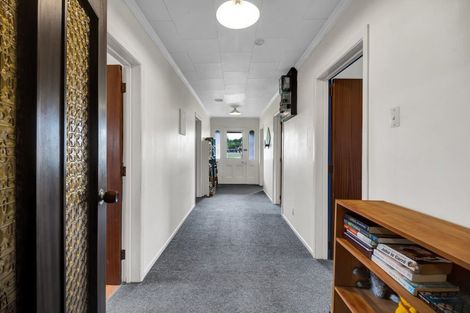 Photo of property in 82 Cordelia Street, Stratford, 4332