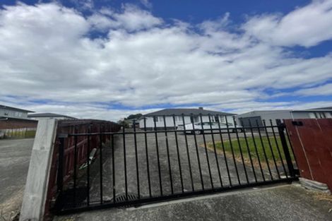 Photo of property in 50 St Leonards Road, Kelston, Auckland, 0602