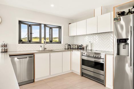 Photo of property in 28 Cable Bay Block Road, Cable Bay, 0420