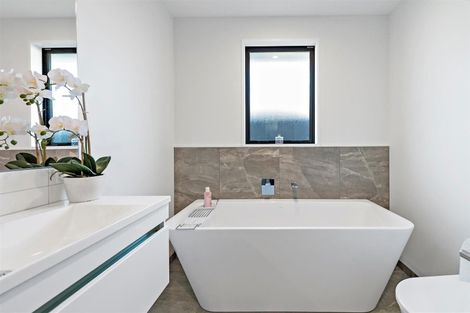 Photo of property in 11 Tulett Park Drive, Casebrook, Christchurch, 8051