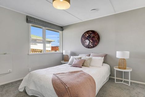 Photo of property in 94 Driver Crescent, Cannons Creek, Porirua, 5024