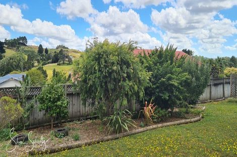 Photo of property in 6 Ash Grove, Maungaturoto, 0520