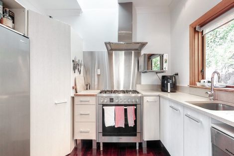 Photo of property in 4 Raroa Crescent, Northland, Wellington, 6012