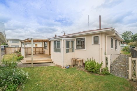 Photo of property in 1 Austin Place, Awapuni, Palmerston North, 4412