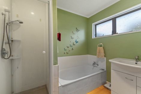 Photo of property in 11 Waimarie Avenue, Paraparaumu, 5032