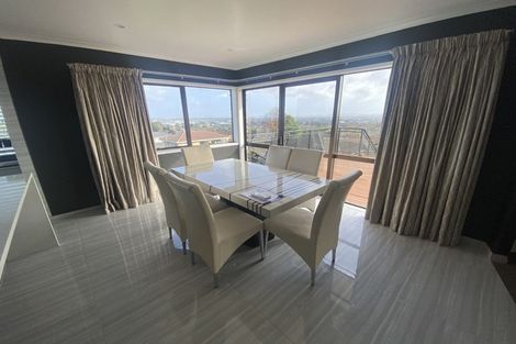 Photo of property in 54 Redoubt Road, Clover Park, Auckland, 2105