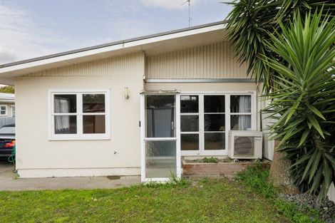 Photo of property in 56 Taradale Road, Marewa, Napier, 4110