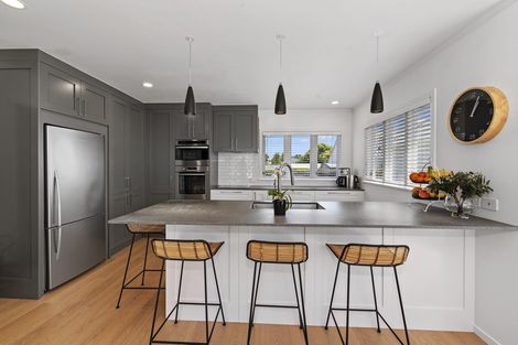 Photo of property in 56 Norwood Road, Bayswater, Auckland, 0622