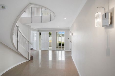 Photo of property in 35 Saltburn Road, Milford, Auckland, 0620