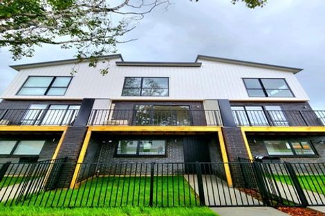 Photo of property in 2/16 Russell Road, Manurewa, Auckland, 2102