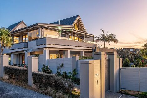 Photo of property in 1/7 Whitby Crescent, Mairangi Bay, Auckland, 0630