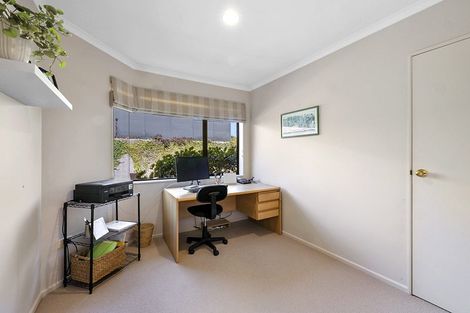 Photo of property in 7b Rimu Street, Strandon, New Plymouth, 4312