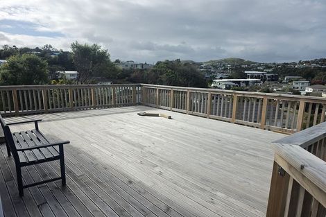 Photo of property in 3 Merritt Way, Newlands, Wellington, 6037