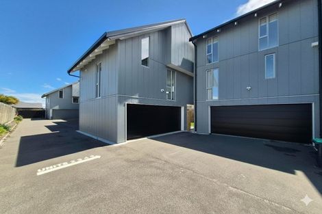 Photo of property in 3/246 Marine Parade, New Brighton, Christchurch, 8061