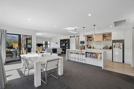 Photo of property in 54 Stratford Drive, Mount Pisa, Cromwell, 9383