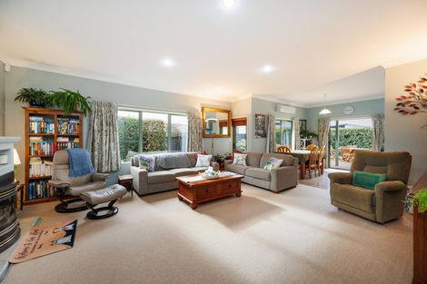 Photo of property in 25 Pirie Street, Palmerston North, 4410