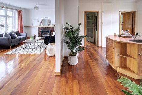 Photo of property in 6 Lansdowne Crescent, Lansdowne, Masterton, 5810