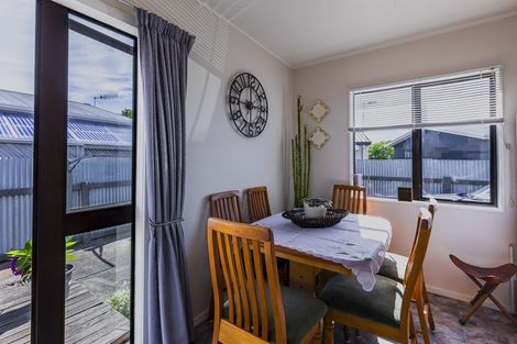 Photo of property in 2/205 Avondale Road, Greenmeadows, Napier, 4112