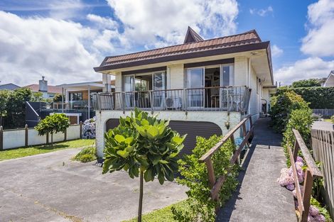 Photo of property in 80a Marine Parade, Paraparaumu Beach, Paraparaumu, 5032