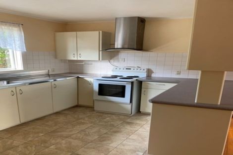 Photo of property in 58 Cardiff Road, Pakuranga, Auckland, 2010