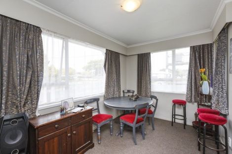 Photo of property in 53 Maxwells Line, Awapuni, Palmerston North, 4412