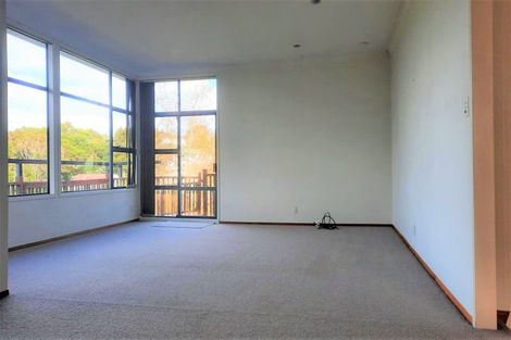 Photo of property in 51 Sunset Road, Totara Vale, Auckland, 0632