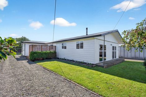 Photo of property in 2 Philip Street, Carterton, 5713