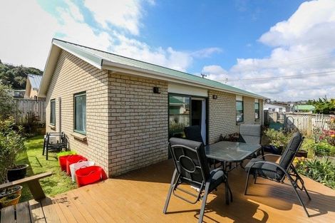 Photo of property in 5a Simons Street, Moturoa, New Plymouth, 4310