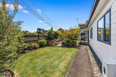 Photo of property in 31 Beaumont Crescent, Frankleigh Park, New Plymouth, 4310
