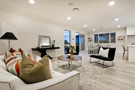 Photo of property in 18 Cassidy Drive, Orewa, 0931