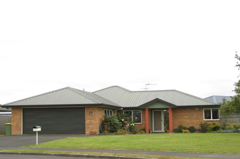 Photo of property in 13 Cloverlea Place, Pukekohe, 2120
