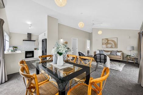 Photo of property in 32b Kiwi Esplanade, Mangere Bridge, Auckland, 2022