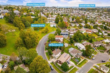 Photo of property in 98 Reynella Drive, Massey, Auckland, 0614