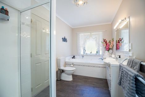 Photo of property in 130 Frankley Road, Frankleigh Park, New Plymouth, 4310