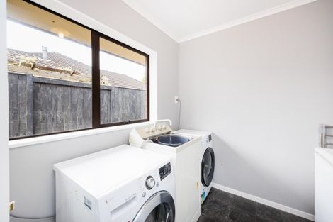 Photo of property in 77 Pacific Drive, Fitzherbert, Palmerston North, 4410