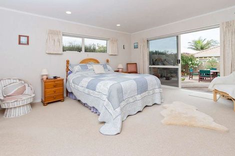 Photo of property in 2/3 Caldbeck Rise, Northpark, Auckland, 2013