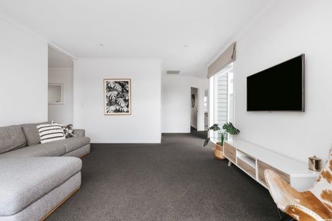 Photo of property in 24 Knightia Drive, Papamoa Beach, Papamoa, 3118