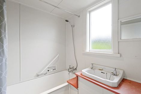 Photo of property in 8 Davison Road, Rotherham, 7379